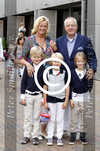 Amsterdam 26 juni 2011
Premiere Cars II in Pathe arena. Marijke Schaaphok met man Guido Maas en kinderen
Peter Smulders bv