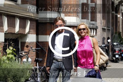Amsterdam 20 juni 2011
Edgar Peer en Mariska v Kolck verliefd op straat.
Peter Smulders bv