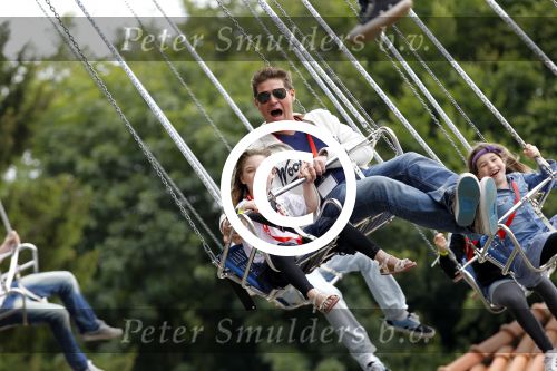 Biddinghuizen 22 juni 2011
Bn ers in Walibi flevohof. Martijn Amanda Achilles Michelle en Jasmijn Krabbe. Achilles viert vandaag zijn 3e verjaardag
Peter Smulders bv