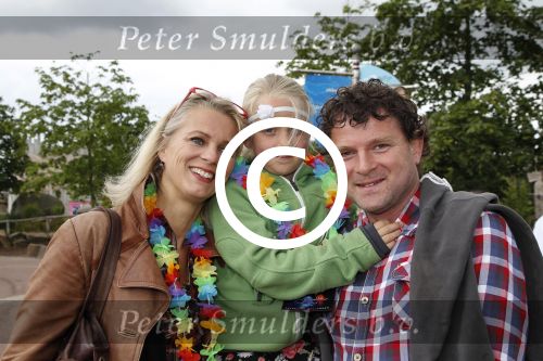 Harderwijk, 2 Juli 2011
Dolfinarium premiere Spetter en het magisch avontuur
Mary-Lou Steenis met haar man en dochter
Foto Peter Smulders BV
