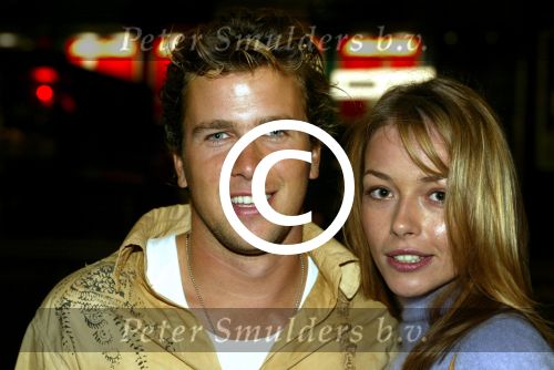 Amsterdam 2 september 2002

Premiere Oesters van Namkee in Pathe Arena
Winston Gerschtanowitz met vriendin

Peter Smulders bv