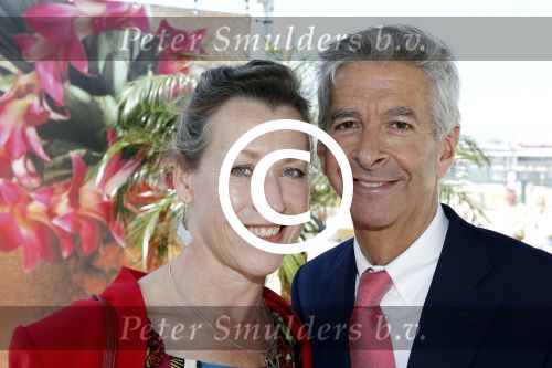 Scheveningen 20 juni 2011
Society lunch in Scheveningen. Ronald Plasterk met vrouw en hoed
Peter Smulders bv