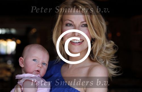 Amsterdam 27 juni 2011
Presentatie boek Susan Smit . Susan nam haar dochter Linde mee.
Peter Smulders bv