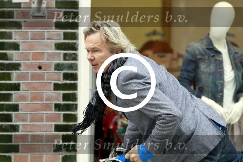 Amsterdam 17 juni 2011
Tom Egbers doet boodschappen op de cornelis schuytstraat.
Peter Smulders bv