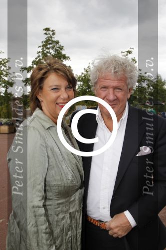 Harderwijk, 2 Juli 2011
Dolfinarium premiere Spetter en het magisch avontuur
Willibrord Frequin met vriendin
Foto Peter Smulders BV