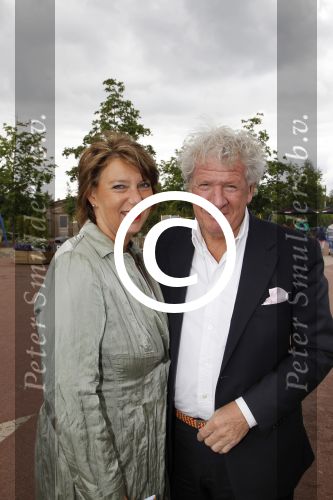 Harderwijk, 2 Juli 2011
Dolfinarium premiere Spetter en het magisch avontuur
Willibrord Frequin met vriendin
Foto Peter Smulders BV