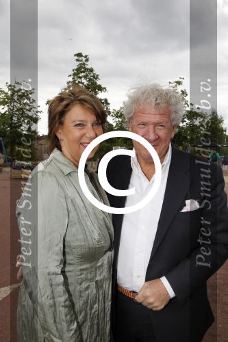 Harderwijk, 2 Juli 2011
Dolfinarium premiere Spetter en het magisch avontuur
Willibrord Frequin met vriendin
Foto Peter Smulders BV