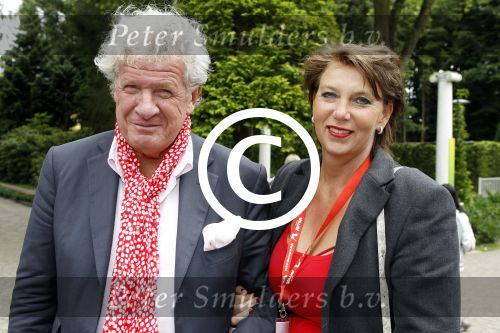 Biddinghuizen 22 juni 2011
Bn ers in Walibi flevohof. Willibrord Frequin met zijn nieuwe vriendin en haar dochter
Peter Smulders bv