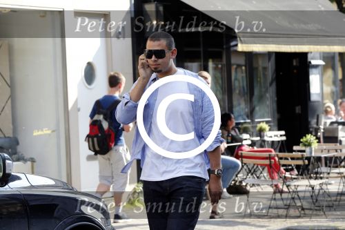 Amsterdam 4 juli 2012
Afrojack (Nick v d Wall) met zijn moeder in AUDI R8 op de pc hooftstraat.
Peter Smulders bv