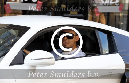 Amsterdam 4 juli 2012
Afrojack (Nick v d Wall) met zijn moeder in AUDI R8 op de pc hooftstraat.
Peter Smulders bv