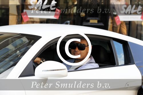 Amsterdam 4 juli 2012
Afrojack (Nick v d Wall) met zijn moeder in AUDI R8 op de pc hooftstraat.
Peter Smulders bv