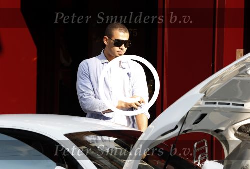 Amsterdam 4 juli 2012
Afrojack (Nick v d Wall) met zijn moeder in AUDI R8 op de pc hooftstraat.
Peter Smulders bv