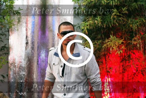 ibiza 10 juli 2012
Afrojack (Nick v d Wal) heeft optreden bij Mambo op ibiza. Hij heeft ook zijn trotse moeder mee genomen.
Peter Smulders bv