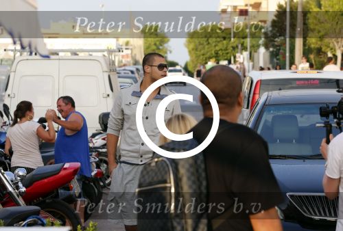 ibiza 10 juli 2012
Afrojack (Nick v d Wal) heeft optreden bij Mambo op ibiza. Hij heeft ook zijn trotse moeder mee genomen.
Peter Smulders bv