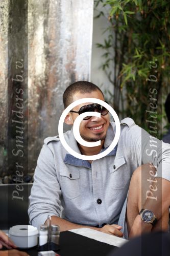 ibiza 10 juli 2012
Afrojack (Nick v d Wal) heeft optreden bij Mambo op ibiza. Hij heeft ook zijn trotse moeder mee genomen.
Peter Smulders bv