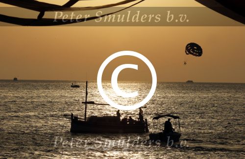 ibiza 10 juli 2012
Afrojack (Nick v d Wal) heeft optreden bij Mambo op ibiza. Hij heeft ook zijn trotse moeder mee genomen.
Peter Smulders bv
