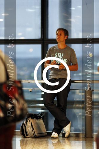 Madrid en Ibiza 9 juli 2012
Armin v Buuren vliegt met air europa van Madrid naar ibiza waar hij s nachts een optreden heeft in privelige. Andere jaren vloog hij altijd met een prive vliegtuig.
Peter Smulders bv