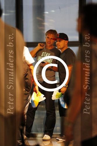 Madrid en Ibiza 9 juli 2012
Armin v Buuren vliegt met air europa van Madrid naar ibiza waar hij s nachts een optreden heeft in privelige. Andere jaren vloog hij altijd met een prive vliegtuig.
Peter Smulders bv