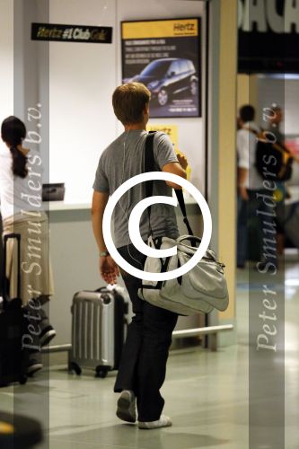 Madrid en Ibiza 9 juli 2012
Armin v Buuren vliegt met air europa van Madrid naar ibiza waar hij s nachts een optreden heeft in privelige. Andere jaren vloog hij altijd met een prive vliegtuig.
Peter Smulders bv