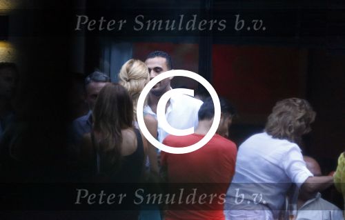 Craailo Huizen 5 juli 2012
Surprise feestje voor Estelle Gullit in het huis van Eric Kuster. Badr hari is natuurlijk ook aanwezig
Peter Smulders bv