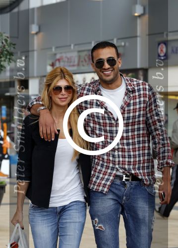 Amsterdam/Amstelveen 6 juli 2012
Badr Hari en Estelle Cruijff op terras en op weg naar reisburo in Lamborghini.
Peter Smulders bv
