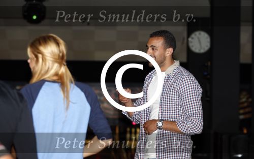 Amsterdam 22 juni 2012
Badr Hari bowlen met Maxim en Joelle Gullit en Estell Cruijff.
Peter Smulders bv