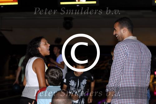 Amsterdam 22 juni 2012
Badr Hari bowlen met Maxim en Joelle Gullit en Estell Cruijff.
Peter Smulders bv