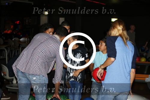 Amsterdam 22 juni 2012
Badr Hari bowlen met Maxim en Joelle Gullit en Estell Cruijff.
Peter Smulders bv