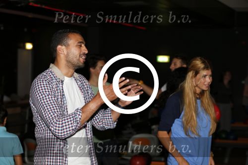 Amsterdam 22 juni 2012
Badr Hari bowlen met Maxim en Joelle Gullit en Estell Cruijff.
Peter Smulders bv