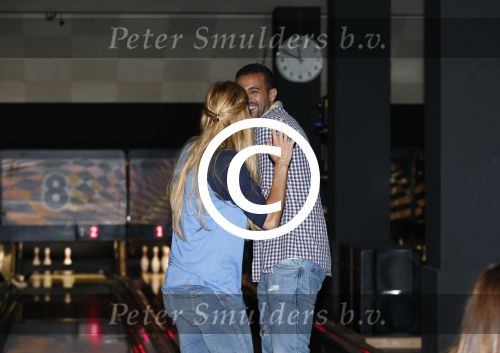 Amsterdam 22 juni 2012
Badr Hari bowlen met Maxim en Joelle Gullit en Estell Cruijff.
Peter Smulders bv