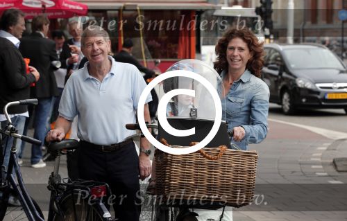 Amsterdam 4 juli 2012
Frits en Barbara Barend met (klein)zoon op de fiets.
Peter Smulders bv