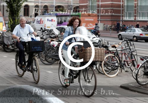 Amsterdam 4 juli 2012
Frits en Barbara Barend met (klein)zoon op de fiets.
Peter Smulders bv