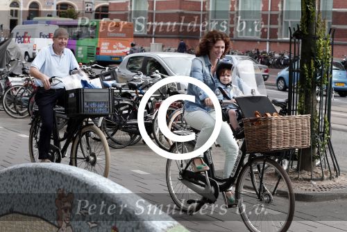Amsterdam 4 juli 2012
Frits en Barbara Barend met (klein)zoon op de fiets.
Peter Smulders bv