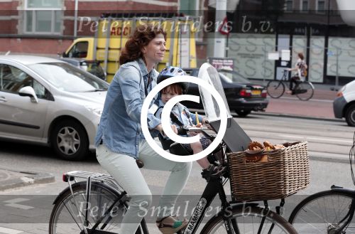Amsterdam 4 juli 2012
Frits en Barbara Barend met (klein)zoon op de fiets.
Peter Smulders bv