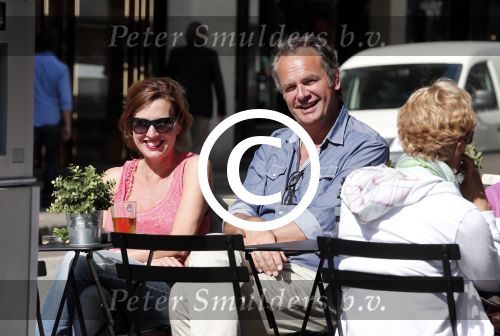 Amsterdam 2 juli 2012
Bert Kuizenga met vrouw op terras.
Peter Smulders bv