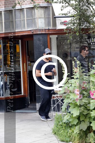 Amsterdam 6 juli 2012
David Blaine en de manager van madonna in amsterdam.
Peter Smulders bv