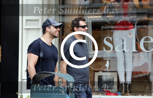 Amsterdam 6 juli 2012
David Blaine en de manager van madonna in amsterdam.
Peter Smulders bv