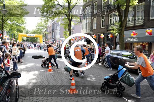 Amsterdam 17 juni 2012
Kinderwagen race op de cornelis schuytstraat door easywalker.
Peter Smulders bv