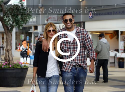 Amsterdam/Amstelveen 6 juli 2012
Badr Hari en Estelle Cruijff op terras en op weg naar reisburo in Lamborghini.
Peter Smulders bv