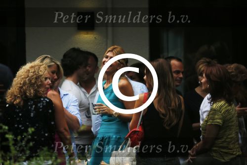 Craailo Huizen 5 juli 2012
Surprise feestje voor Estelle Gullit in het huis van Eric Kuster. Badr hari is natuurlijk ook aanwezig
Peter Smulders bv