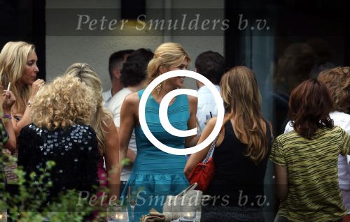 Craailo Huizen 5 juli 2012
Surprise feestje voor Estelle Gullit in het huis van Eric Kuster. Badr hari is natuurlijk ook aanwezig
Peter Smulders bv