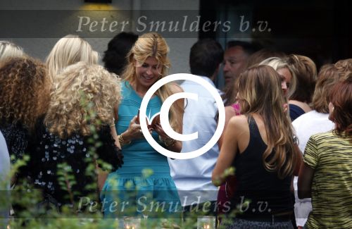 Craailo Huizen 5 juli 2012
Surprise feestje voor Estelle Gullit in het huis van Eric Kuster. Badr hari is natuurlijk ook aanwezig
Peter Smulders bv