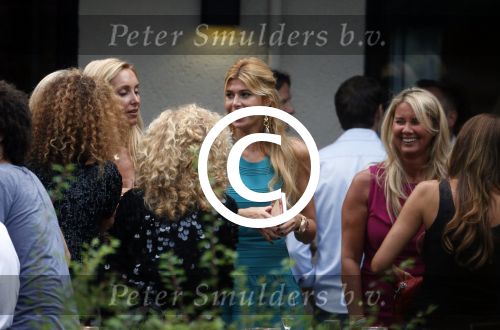 Craailo Huizen 5 juli 2012
Surprise feestje voor Estelle Gullit in het huis van Eric Kuster. Badr hari is natuurlijk ook aanwezig
Peter Smulders bv