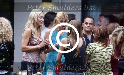 Craailo Huizen 5 juli 2012
Surprise feestje voor Estelle Gullit in het huis van Eric Kuster. Badr hari is natuurlijk ook aanwezig
Peter Smulders bv