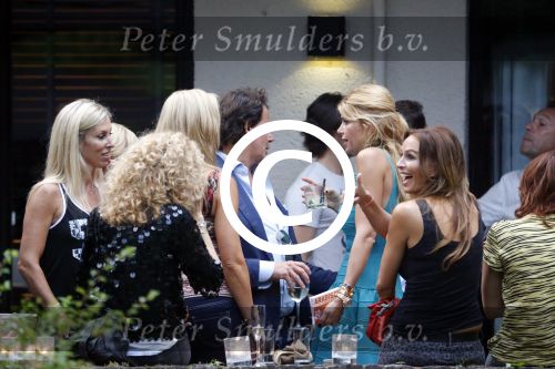 Craailo Huizen 5 juli 2012
Surprise feestje voor Estelle Gullit in het huis van Eric Kuster. Badr hari is natuurlijk ook aanwezig
Peter Smulders bv