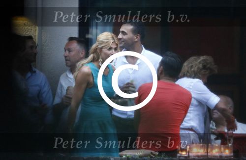 Craailo Huizen 5 juli 2012
Surprise feestje voor Estelle Gullit in het huis van Eric Kuster. Badr hari is natuurlijk ook aanwezig
Peter Smulders bv
