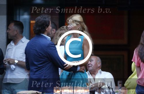 Craailo Huizen 5 juli 2012
Surprise feestje voor Estelle Gullit in het huis van Eric Kuster. Badr hari is natuurlijk ook aanwezig. Leco v Zadelhoff
Peter Smulders bv