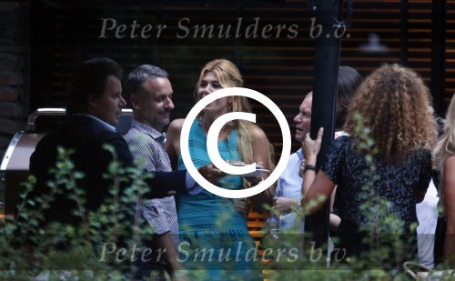 Craailo Huizen 5 juli 2012
Surprise feestje voor Estelle Gullit in het huis van Eric Kuster. Badr hari is natuurlijk ook aanwezig
Peter Smulders bv