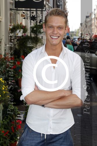 Amsterdam 6 juli 2012
Opening pull in pop up store in amsterdam. Ferry Doedens
Peter Smulders bv
