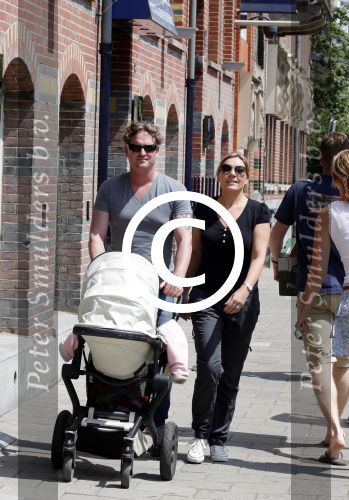 Amsterdam 7 juli 2012
Gallyon v Vessem met man achter de kinderwagen.
Peter Smulders bv